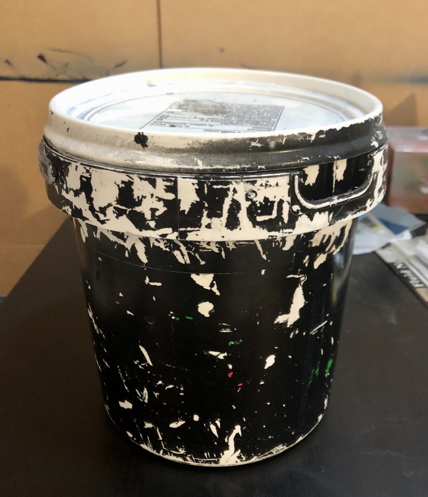 airbrush_painting_bucket