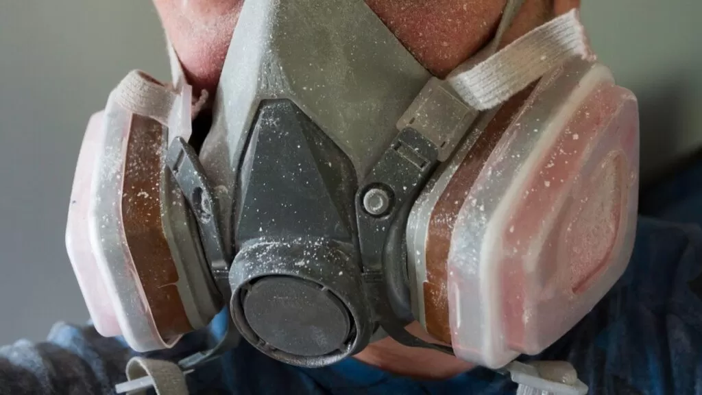 airbrush_painting_respirator